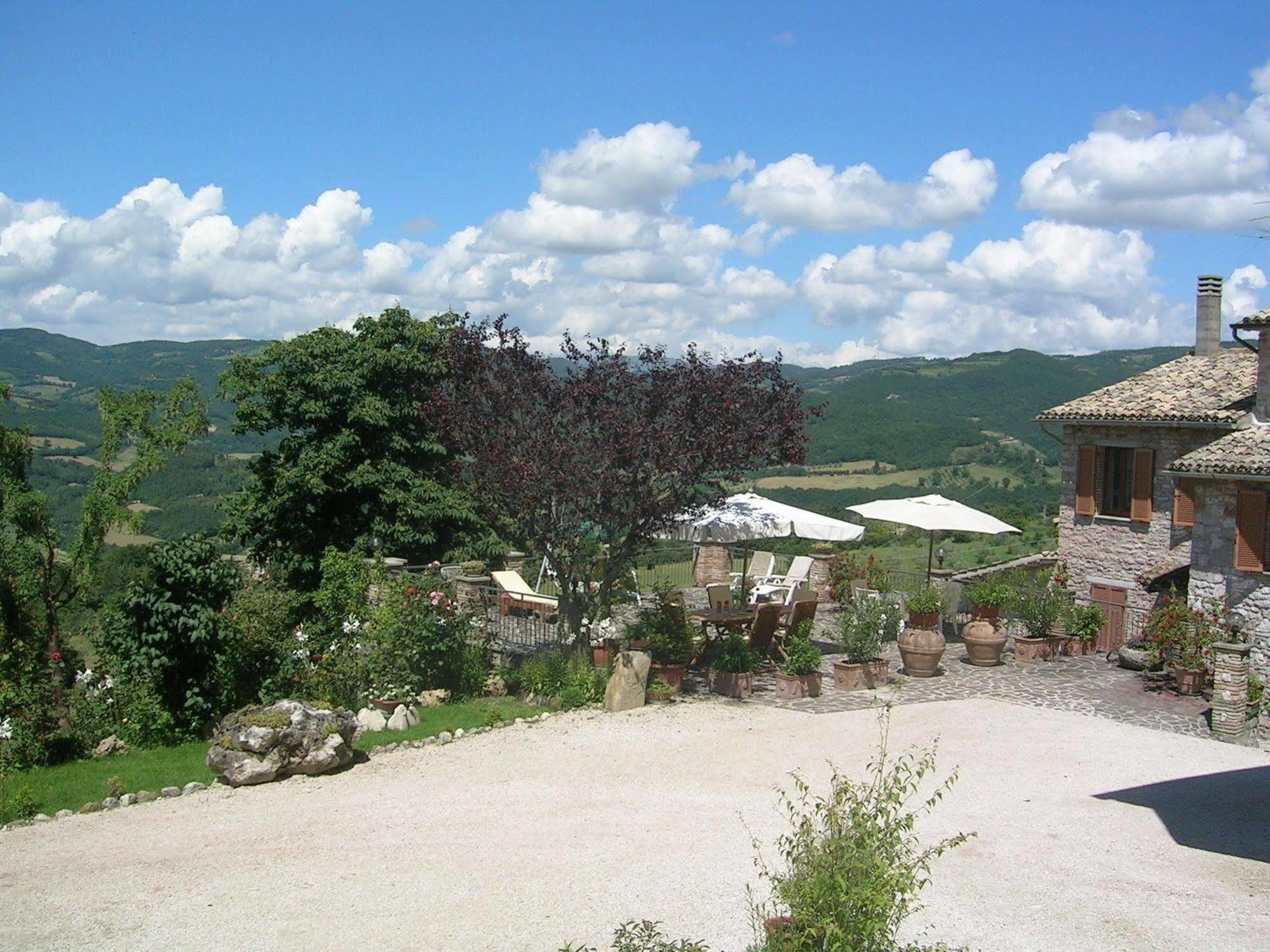 Couette-café La Terrazza Del Subasio 2*